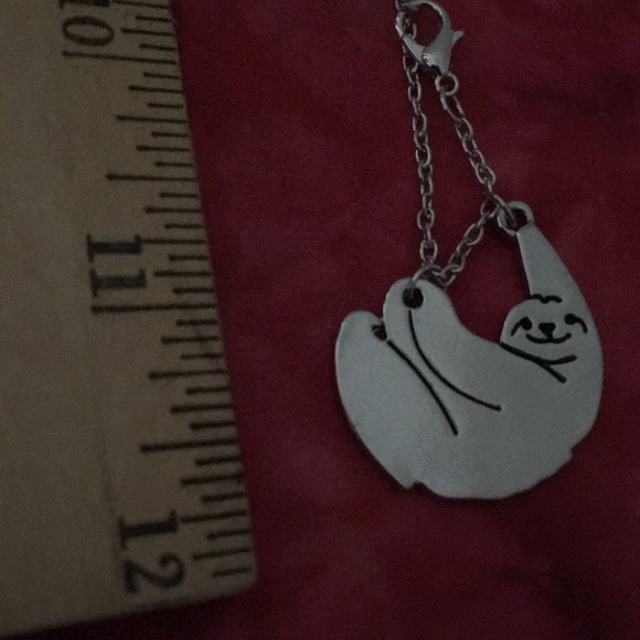 Sloth necklace - Picture 2 of 7